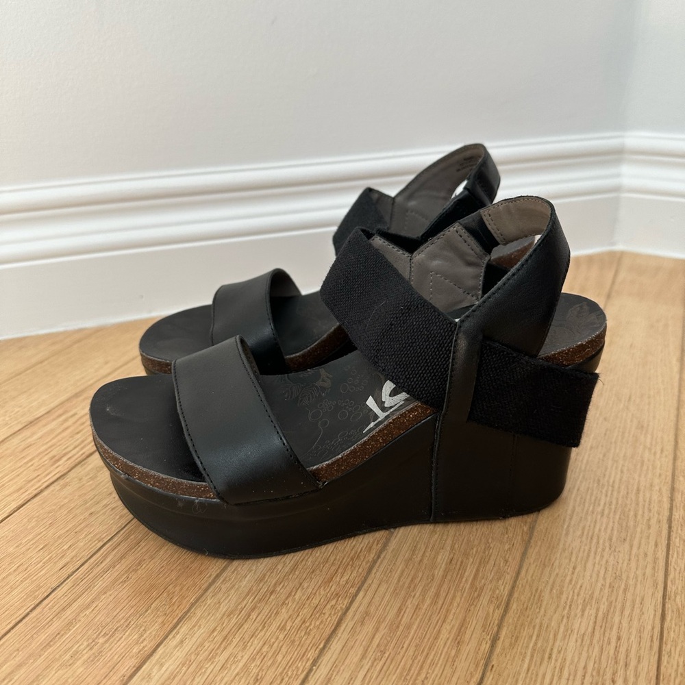 OTBT wedge sandals black